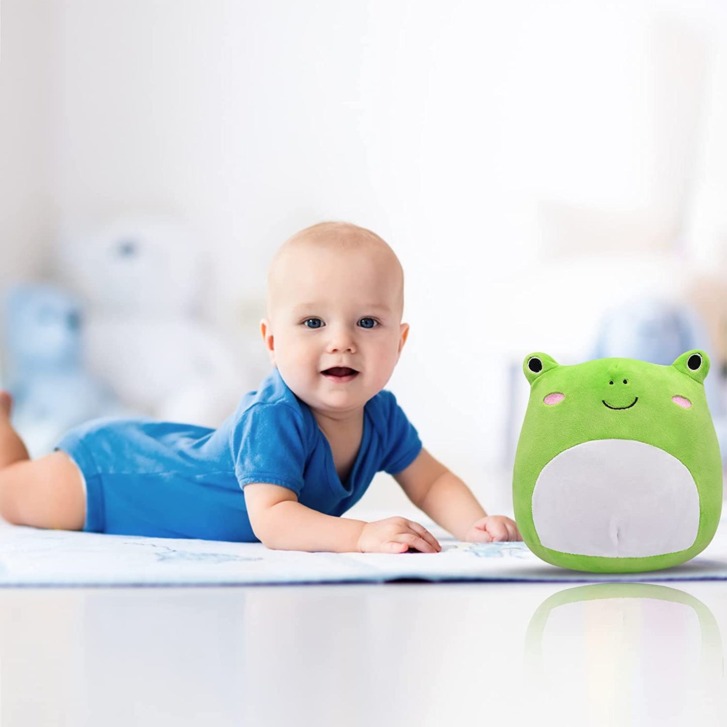 Frog Plush Pillow Toy, Cute Stuffed Animal Frog Plush Pillow Big Eyes Frog Toy, Soft Stuffed Frog Doll for Toddlers Sleeping Hugging Body Pillow, Cute Home Decoration Gift for Boys Girls Adults 21cm